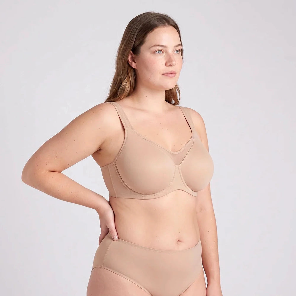 Lovelle Grace i beige från sidan: slät kupa som lyfter utan att trycka ihop