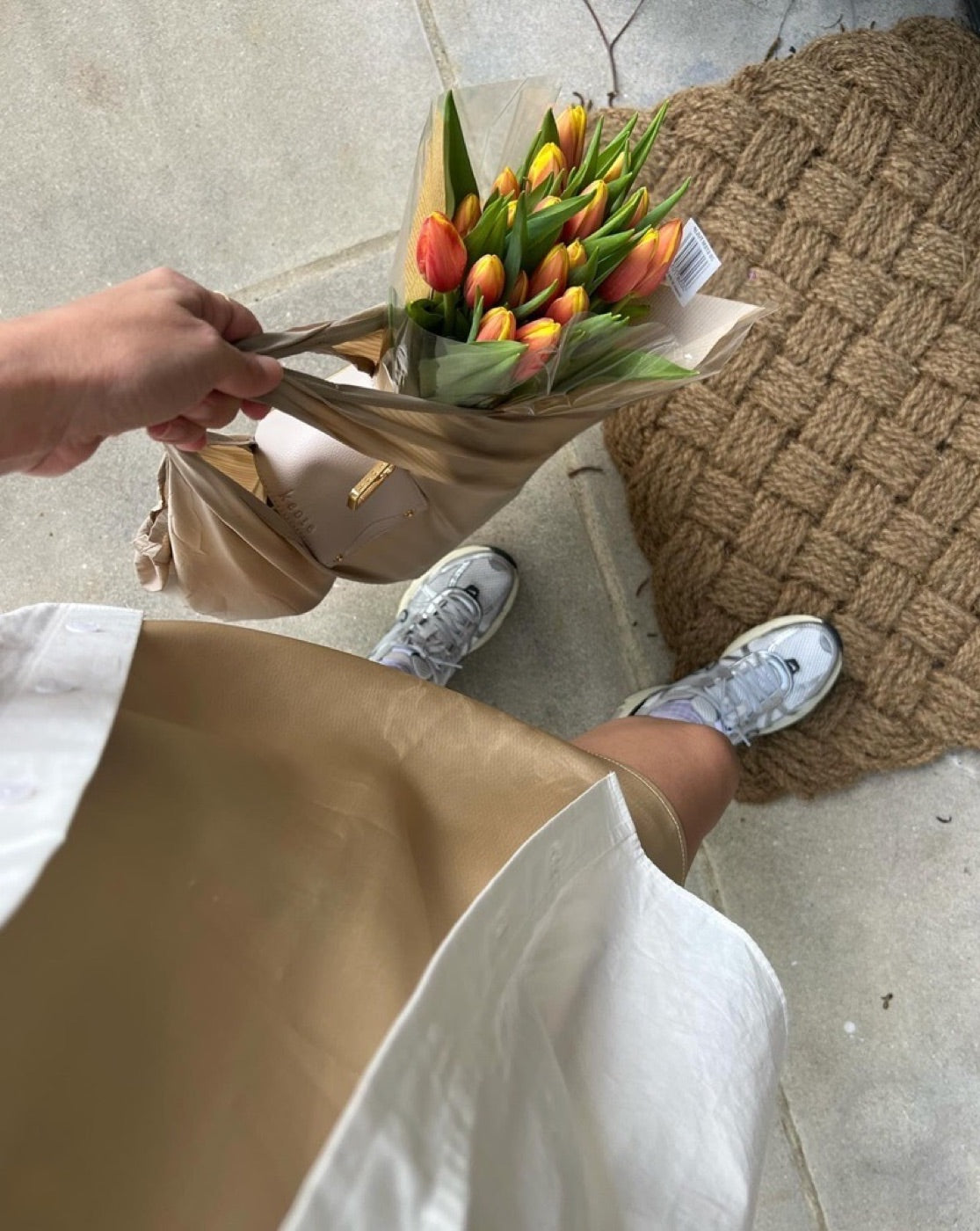 Lovelle Fold fullpackad med blommor och matvaror